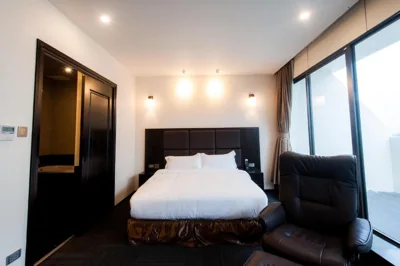 Deluxe-Doppelzimmer mit Balkon — Sakura Hotel